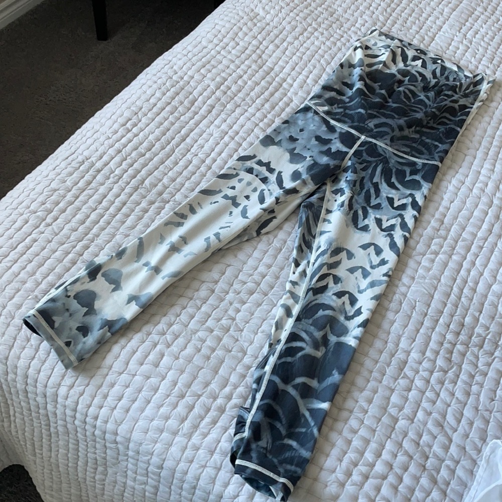 Lululemon limited edition leggings